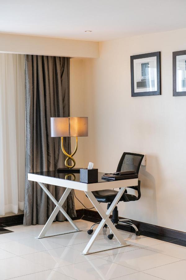קיסומו Acacia Premier Hotel מראה חיצוני תמונה