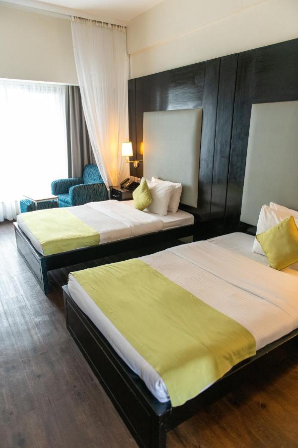 קיסומו Acacia Premier Hotel מראה חיצוני תמונה