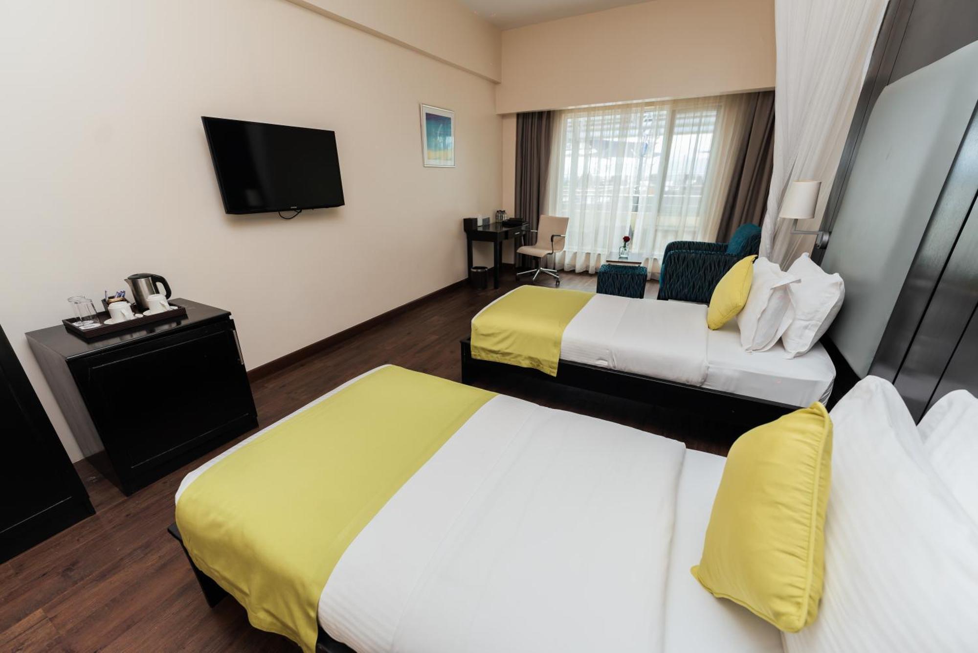 קיסומו Acacia Premier Hotel מראה חיצוני תמונה