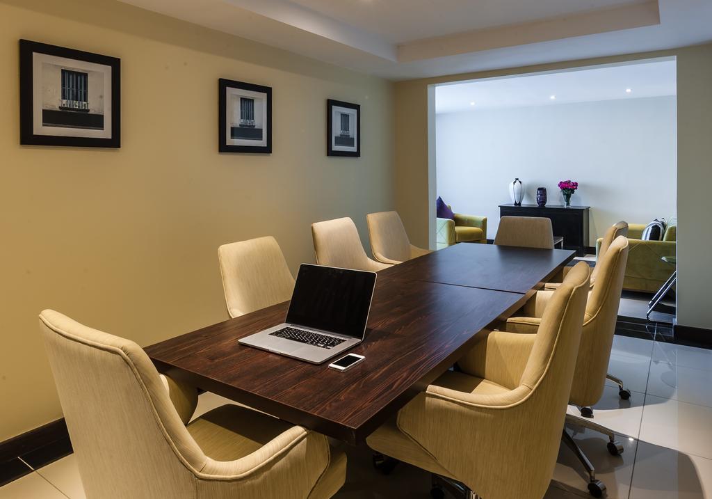 קיסומו Acacia Premier Hotel מראה חיצוני תמונה