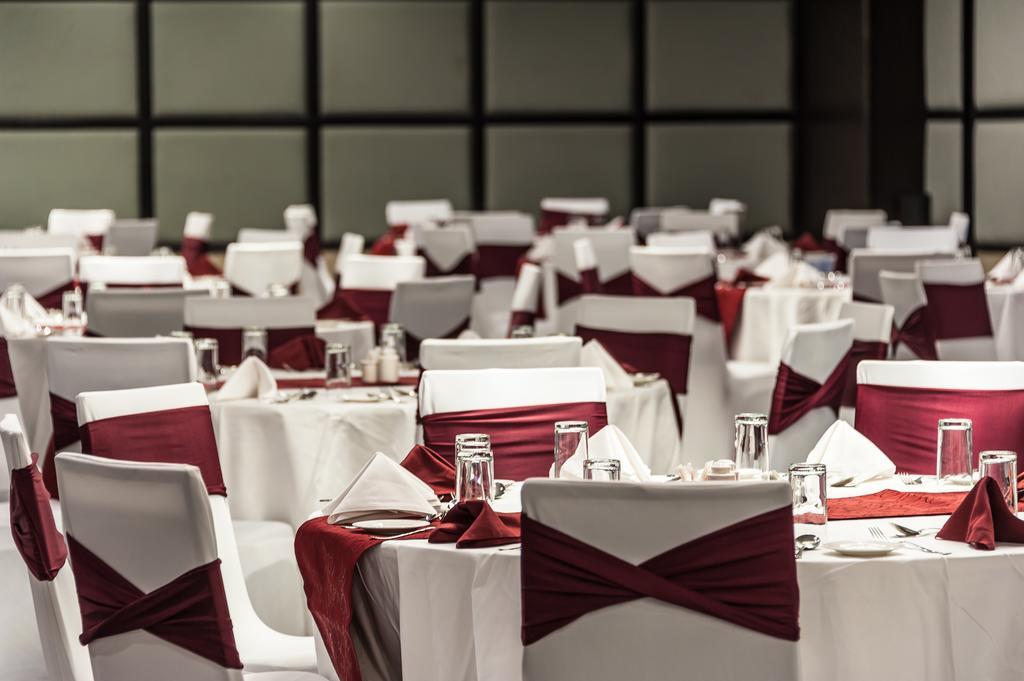 קיסומו Acacia Premier Hotel מראה חיצוני תמונה