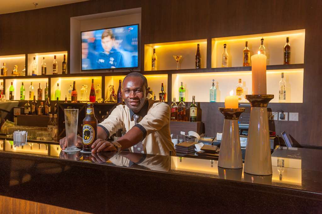 קיסומו Acacia Premier Hotel מסעדה תמונה