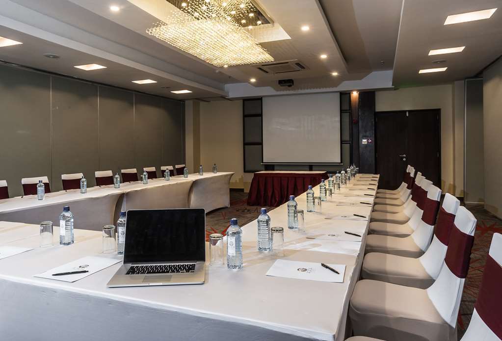 קיסומו Acacia Premier Hotel מתקנים תמונה